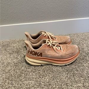 Hoka Women's Clifton 9 running sneaker
